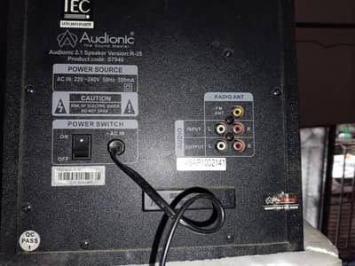 audionic speakers 25000 final price 10 by 10 condition