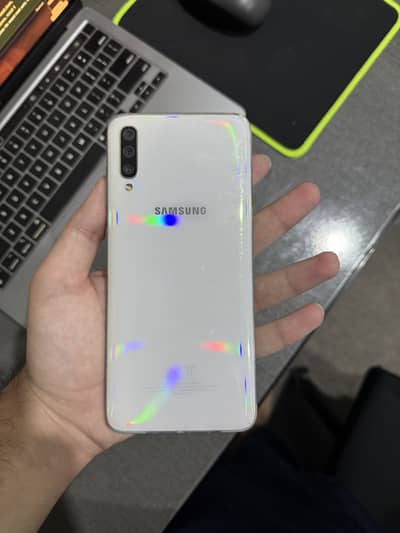 Samsung Mobile A70 128Gb/8gb