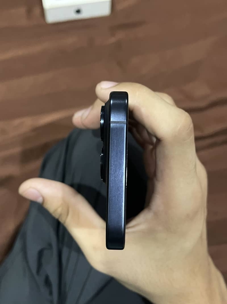 Apple iPhone 15 Pro 3