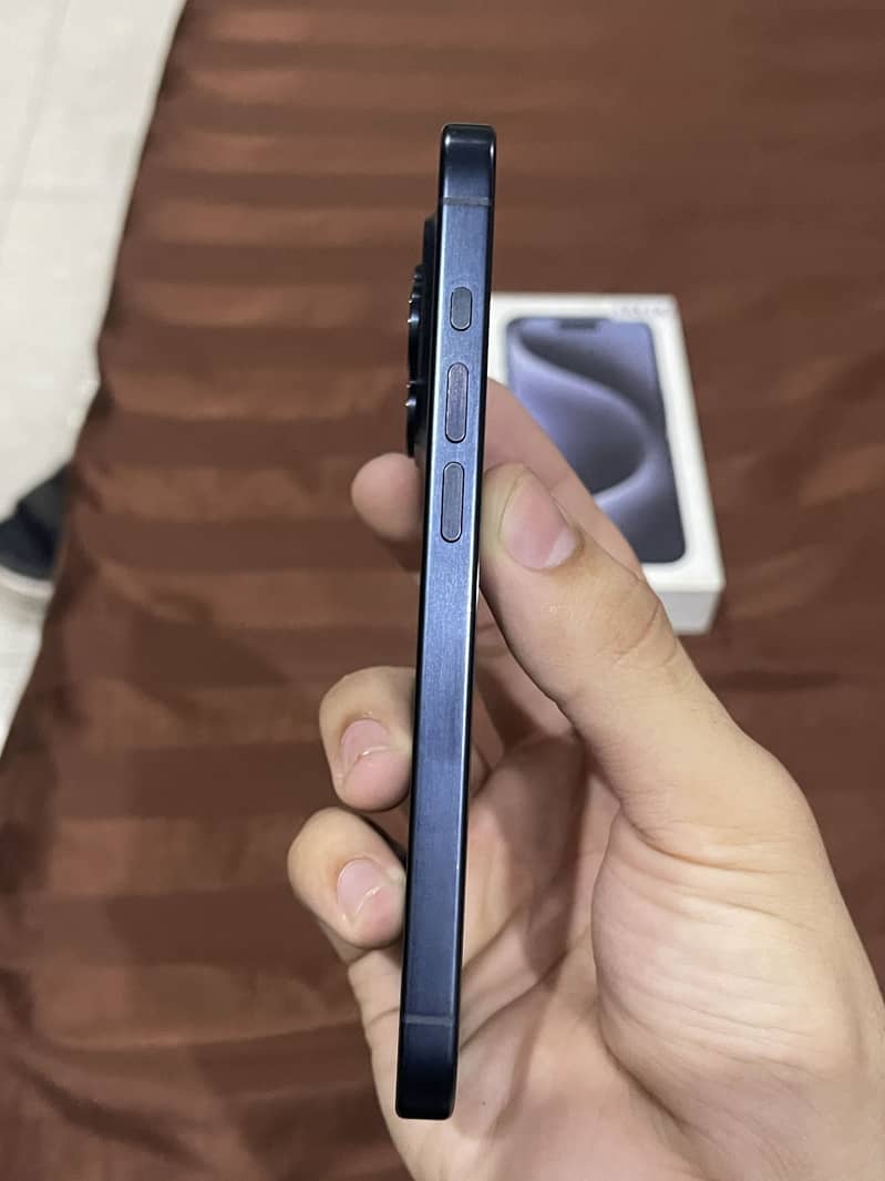 Apple iPhone 15 Pro 4