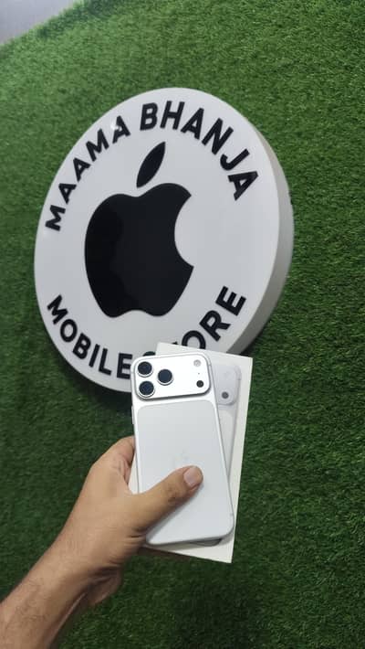 Apple iPhone 17 Pro Max locked to owner read discription carefuly