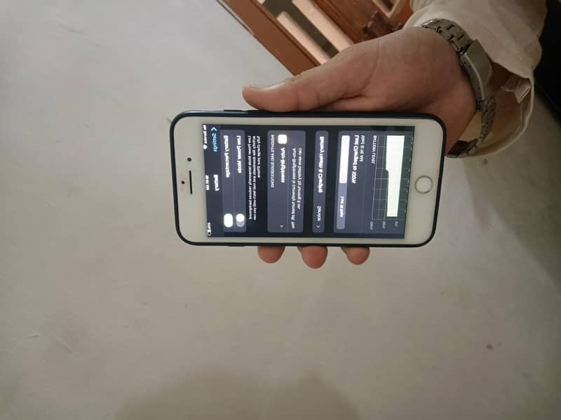 Apple iPhone 8 Plus 4