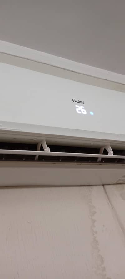 (Urgent) Haier Invertor 1.5 ton AC for Sale