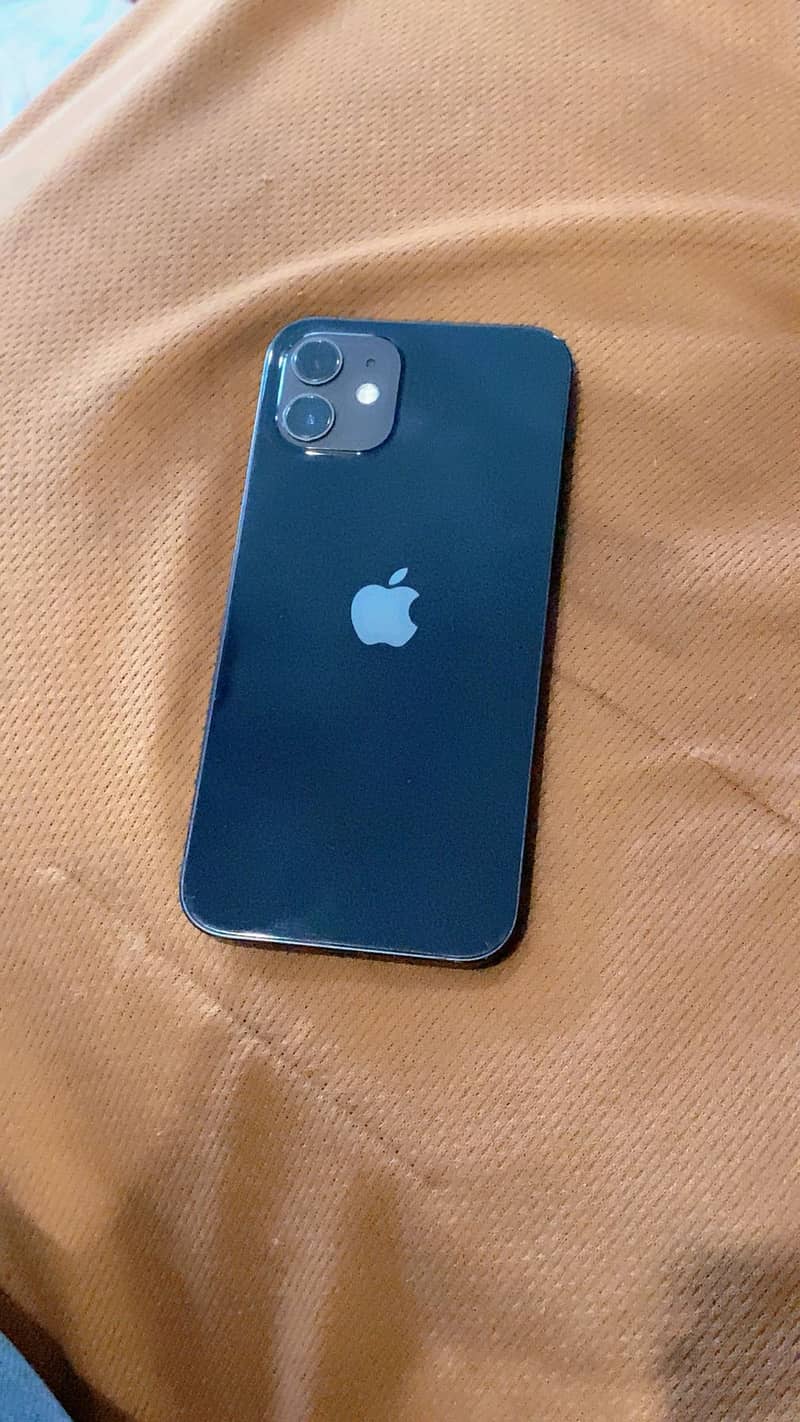 Apple iPhone 12 4