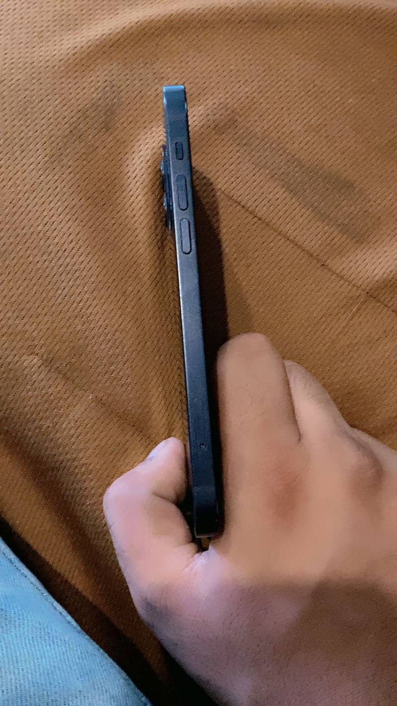 Apple iPhone 12 5