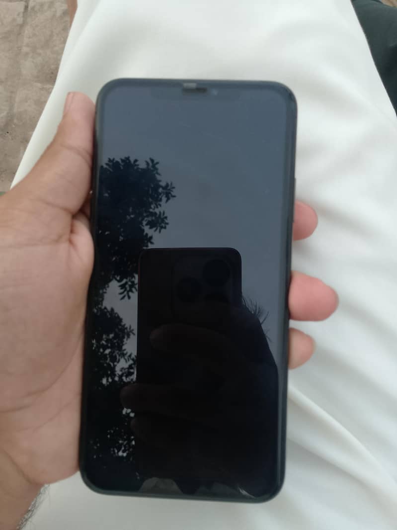 Apple iPhone 11 Pro Max 1