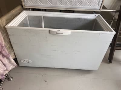 Waves WDF-315 Beige Deep Freezer – 15 CFT / 425 Liters