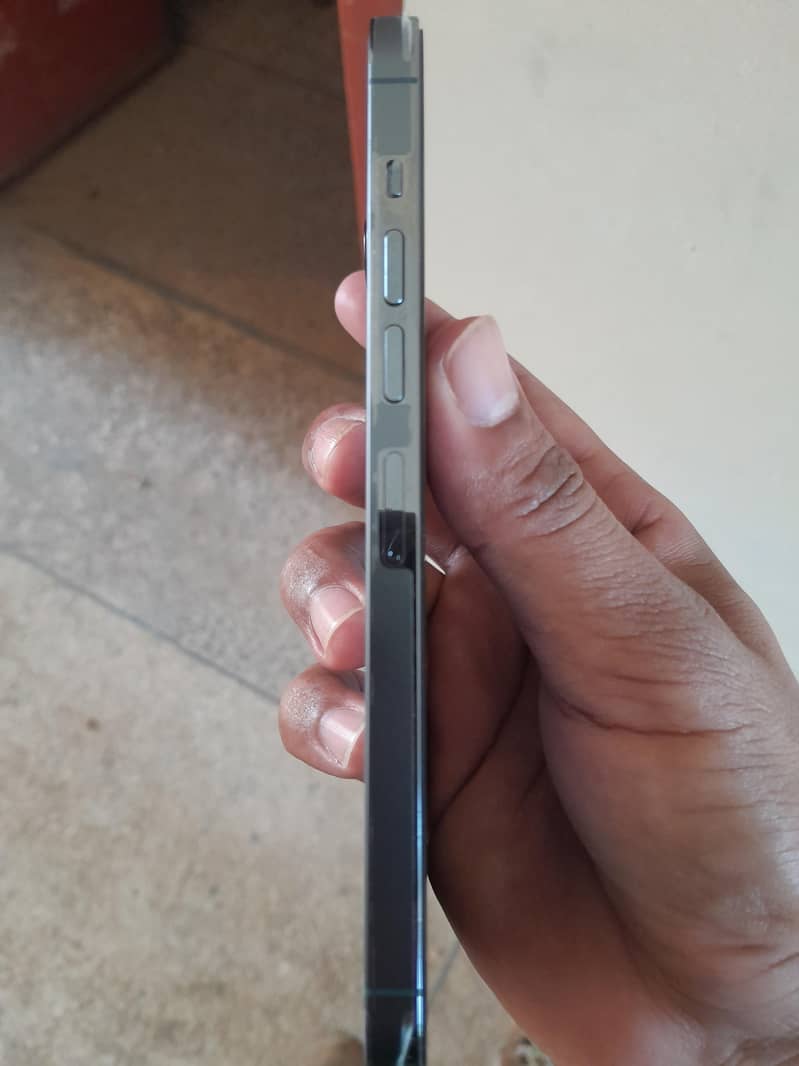 Apple iPhone 13 Pro Max 5