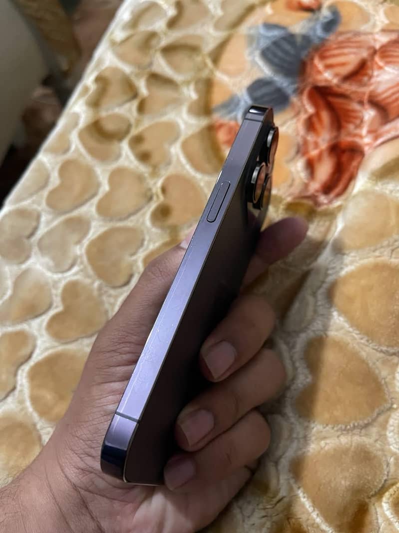 Apple iPhone 14 Pro 4