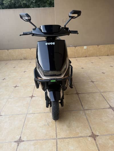 Evee electric scooter graphene battery