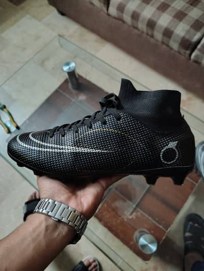 FOOTBALL SHOES