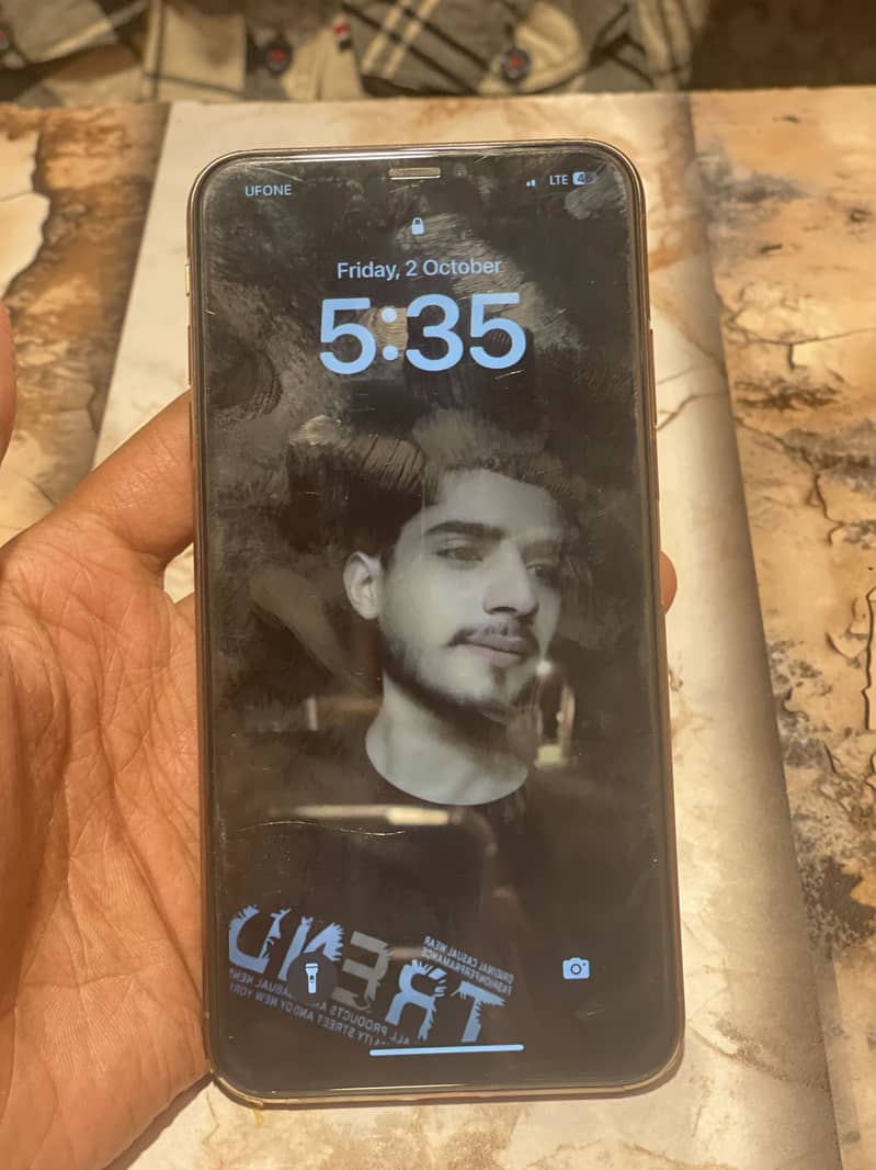 Apple iPhone XS Max 1