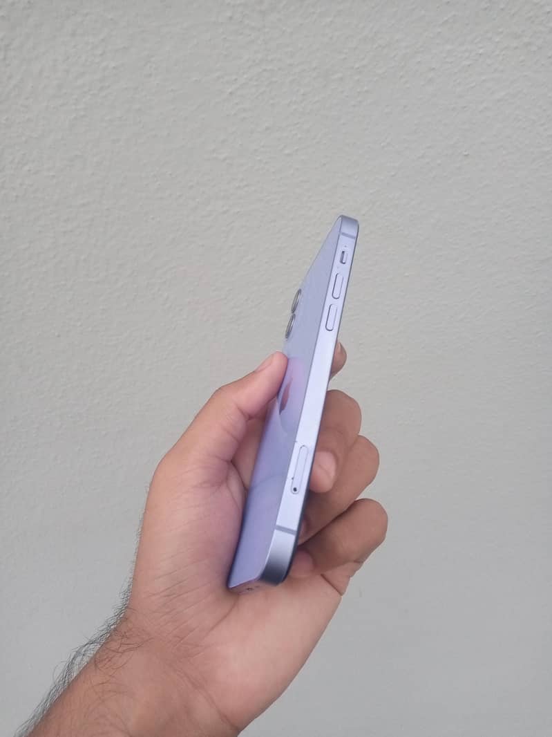 Apple iPhone 12 3