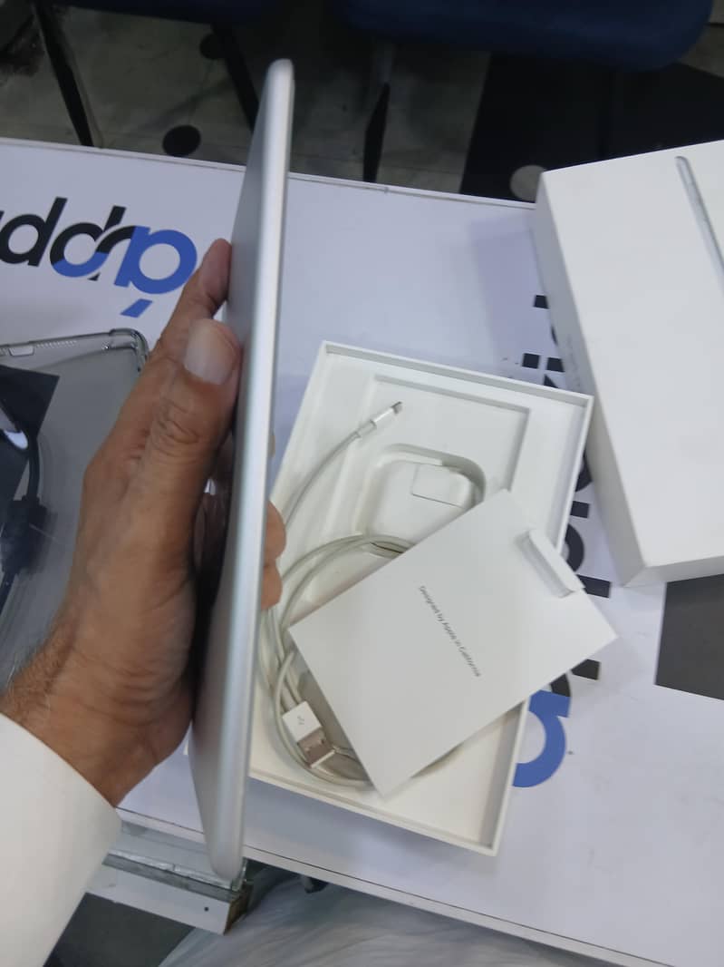 iPad Mini 5, 64Gb 7