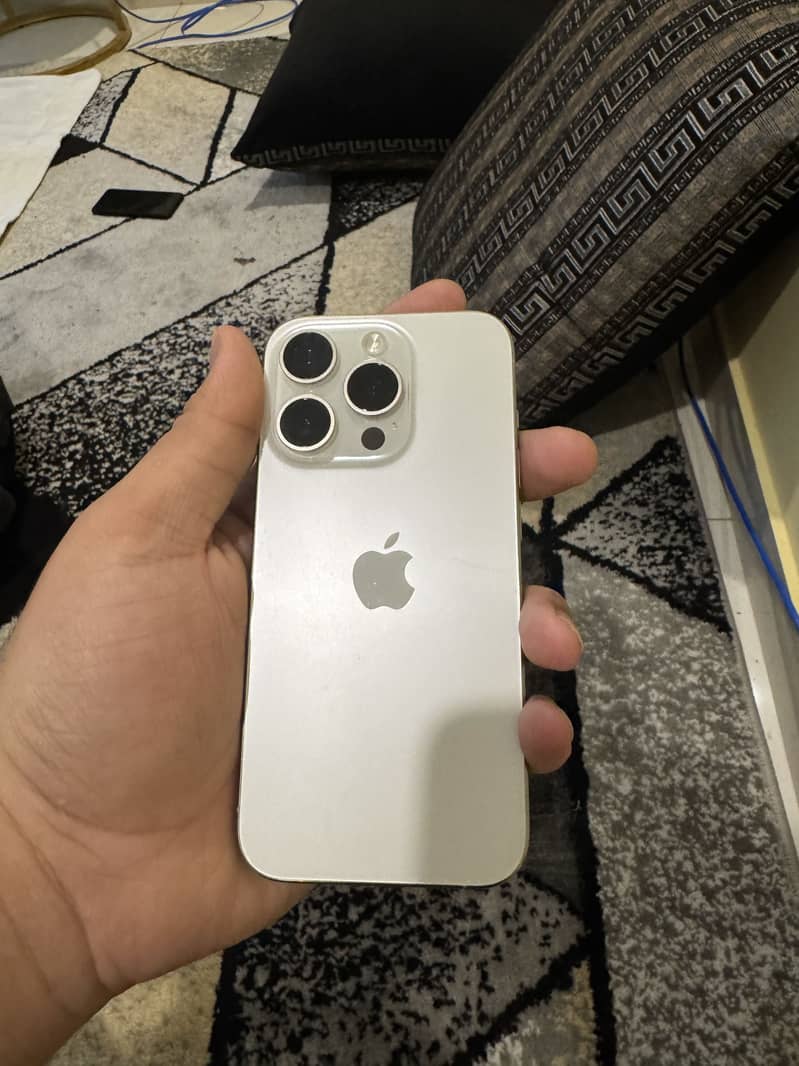 Apple iPhone 15 Pro 0