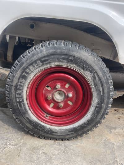 Colour white Suzuki pick up