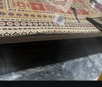 wooden bed new condition bot Kam use hoa