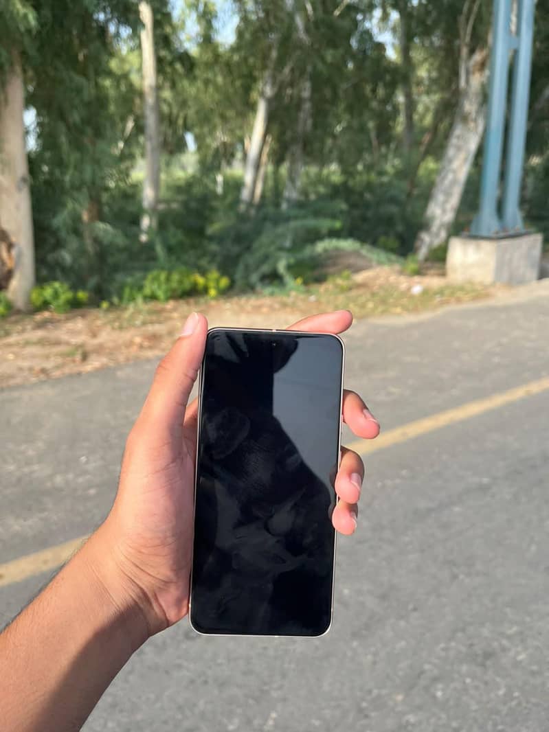 Google Pixel 8 3