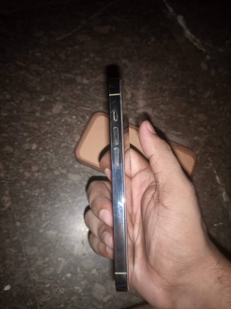 Apple iPhone 14 Pro 3