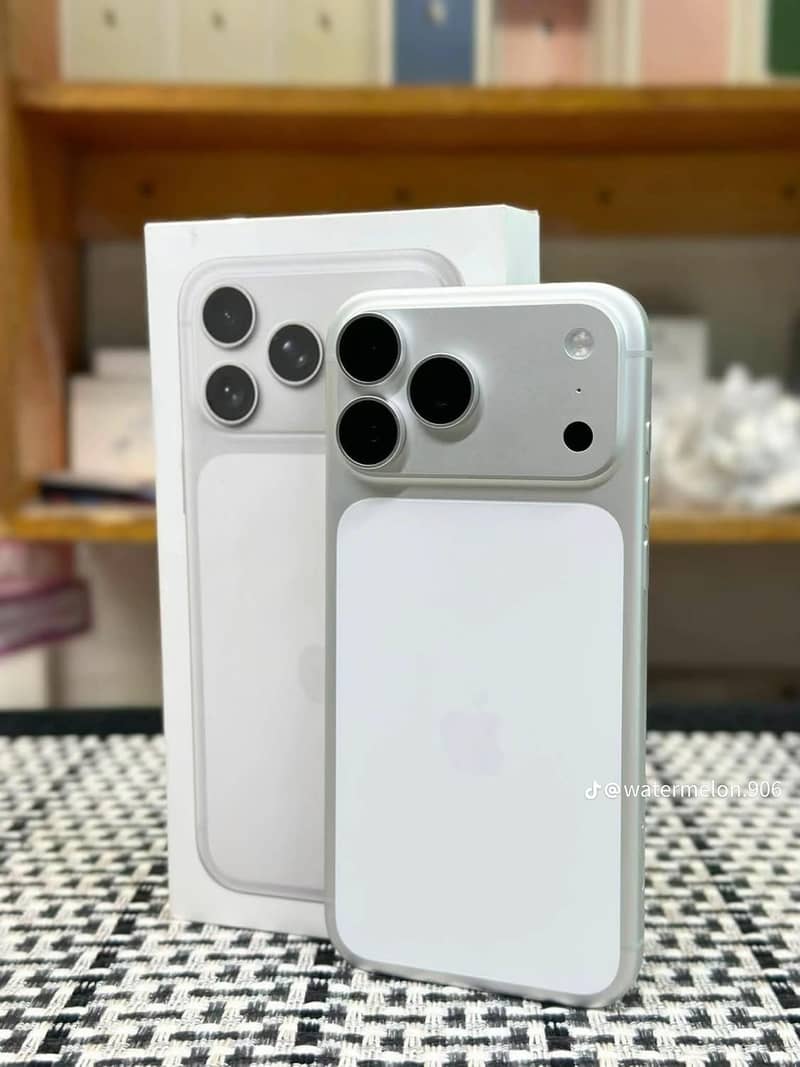 Apple iPhone 17 Pro Max 1