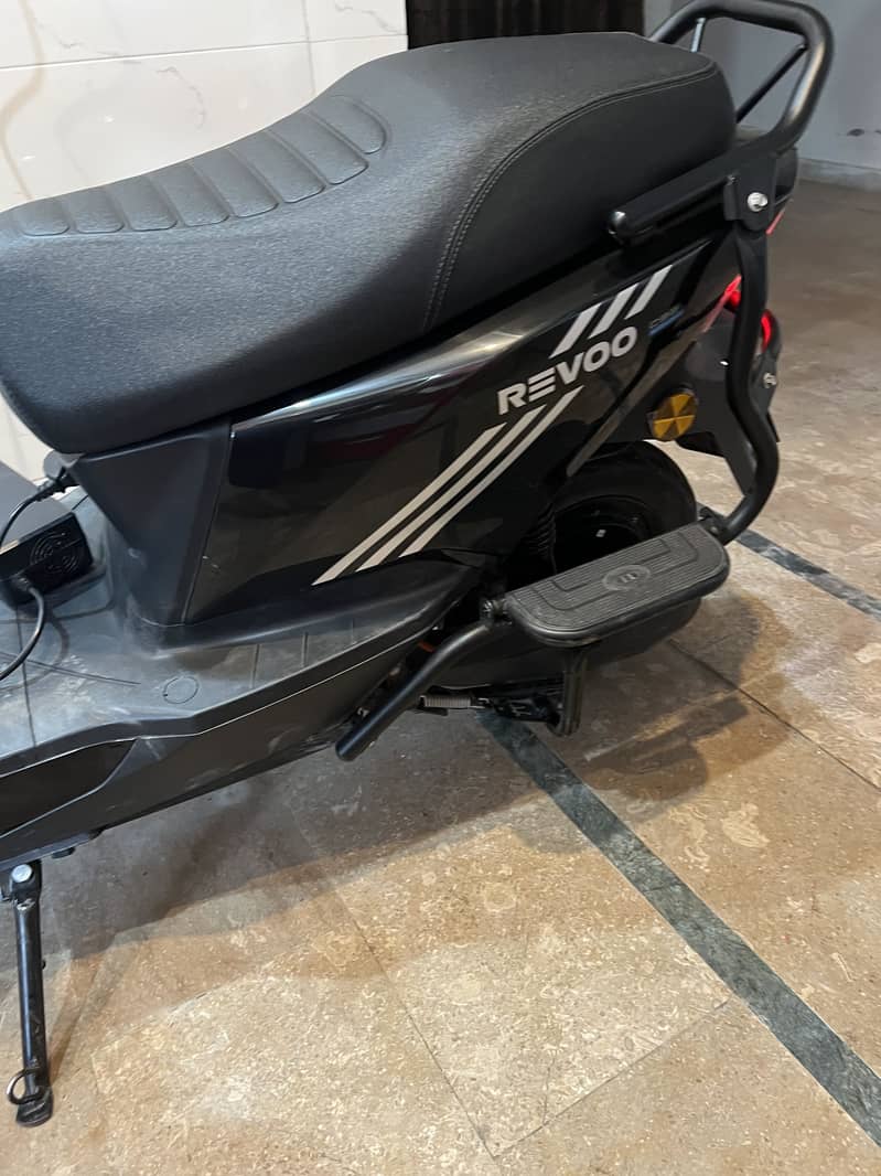 Revoo c32 3