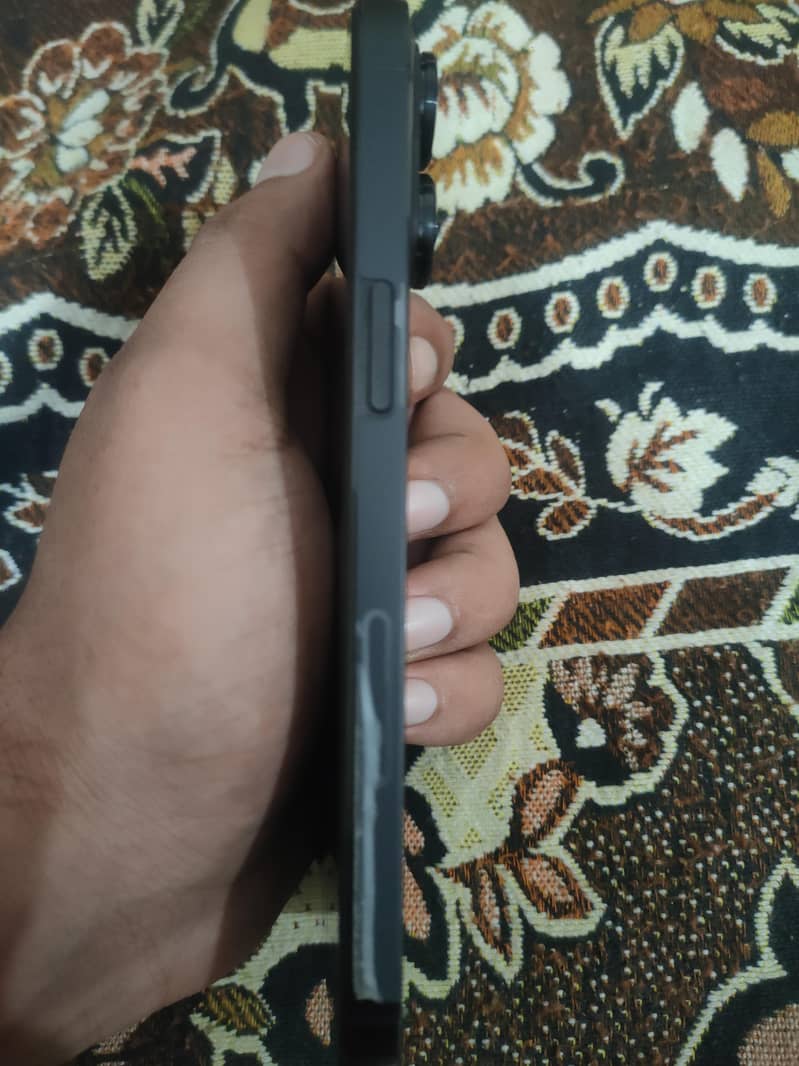 Apple iPhone 14 Pro Max 1