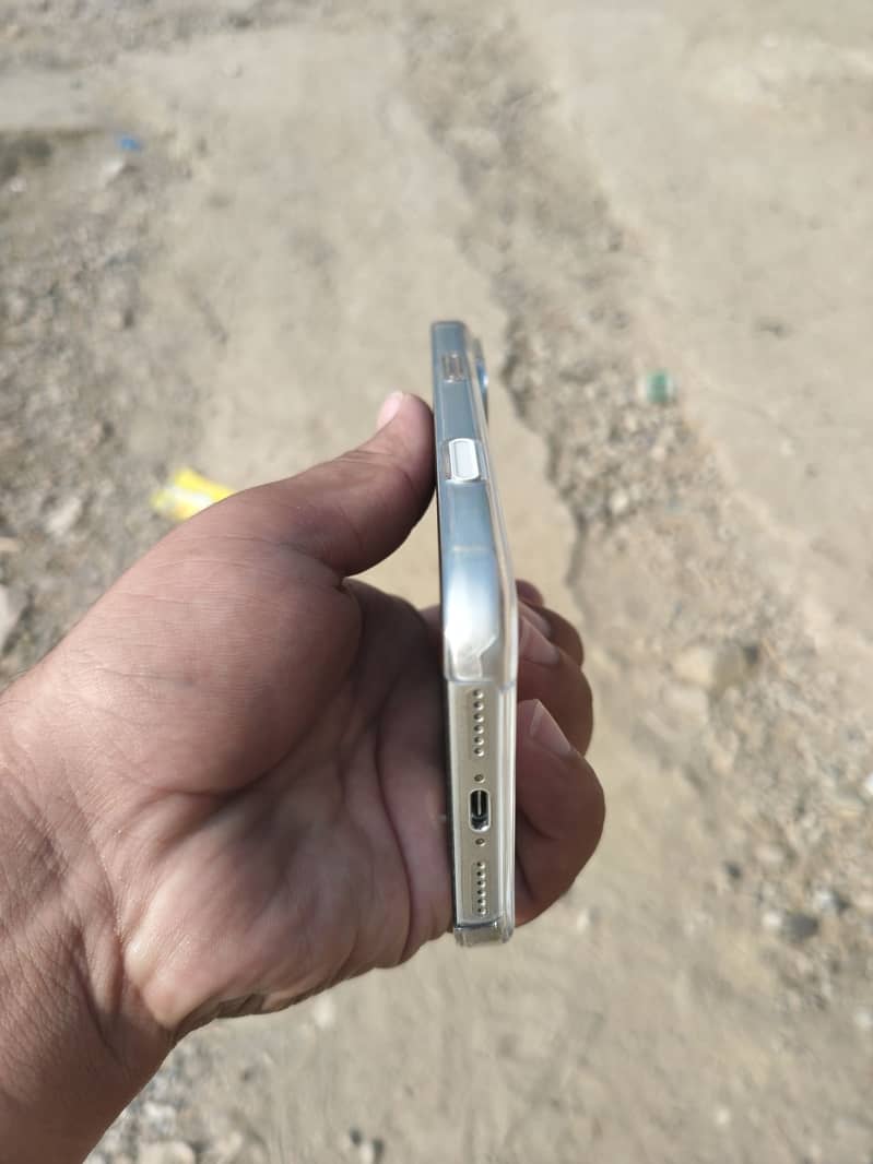 Apple iPhone 17 Pro Max 1