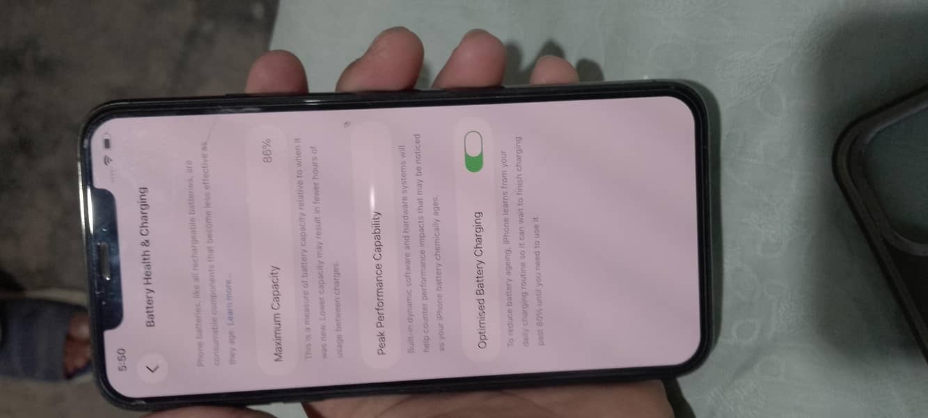 Apple iPhone 11 Pro Max 2