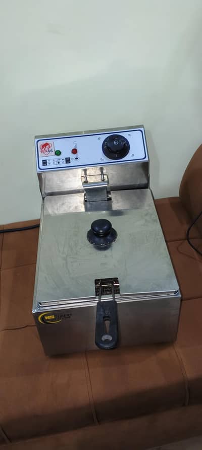 Texas fryer for sale   contact 03246558590