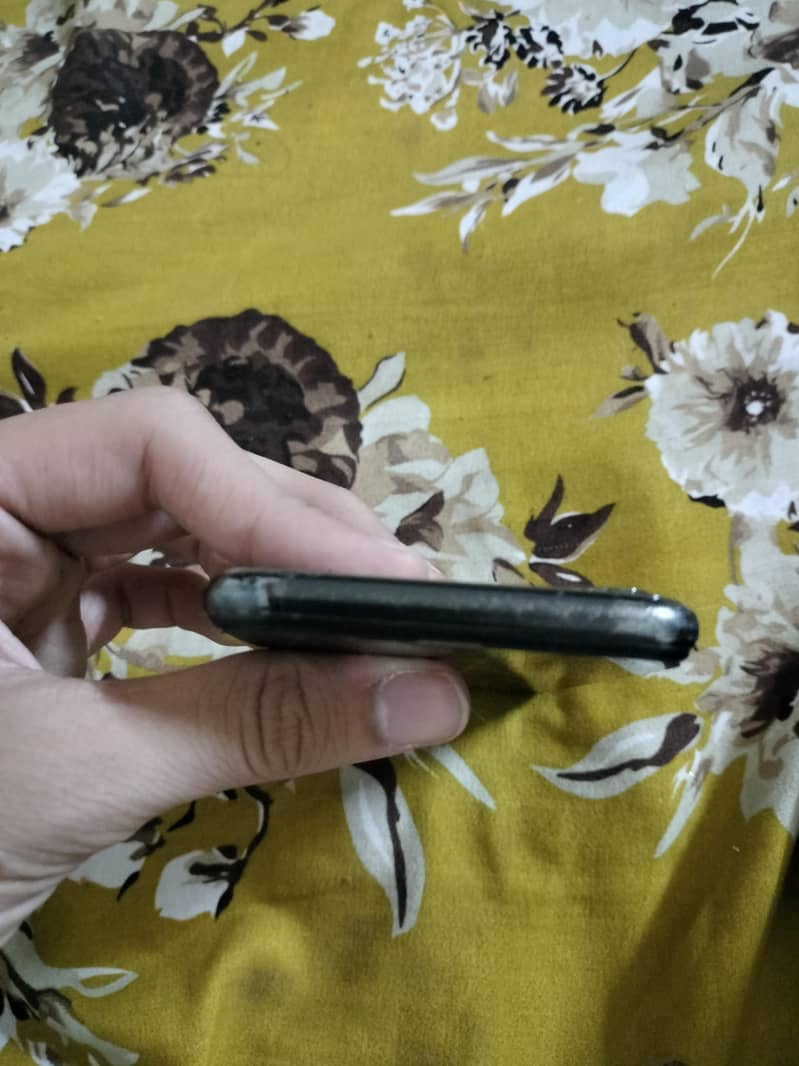 Apple iPhone X 3