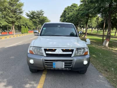Mitsubishi Pajero 2005