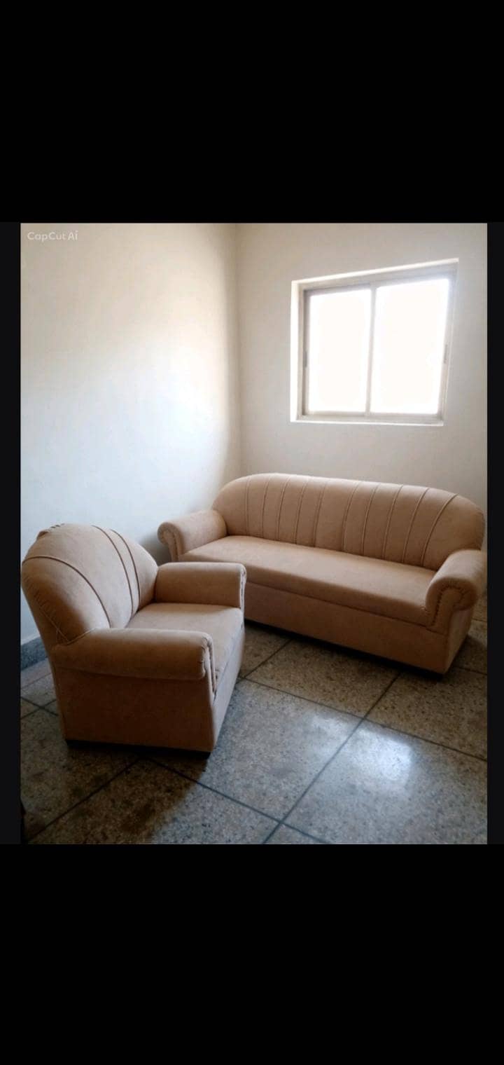 دو صوفے برائے فروخت – اچھی حالت 1