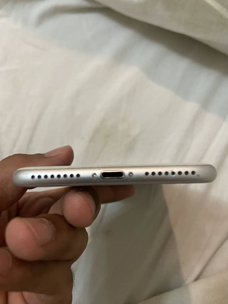 Apple iPhone 7 Plus 1