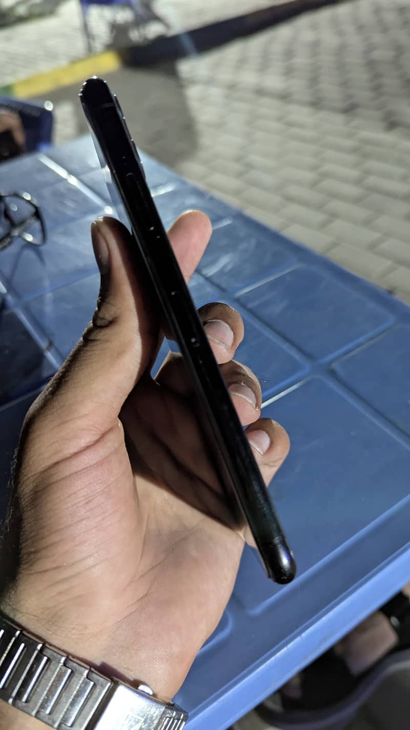 Apple iPhone 11 Pro Max 4