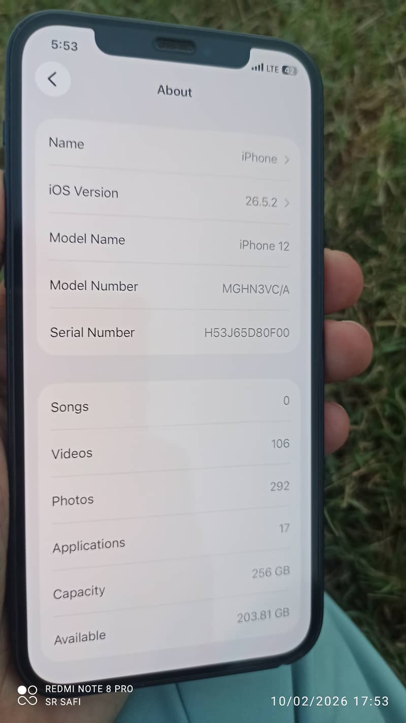 Apple iPhone 12 4