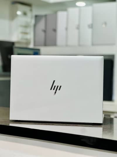 Hp Elitebook 860 G11 | Ultra 7 155H | 16 GB DDR5 | 1 TB SSD | NPU