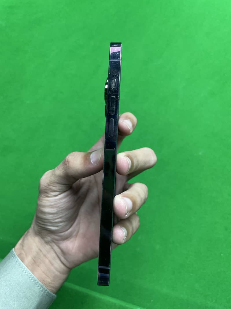 Apple iPhone 14 Pro Max 1