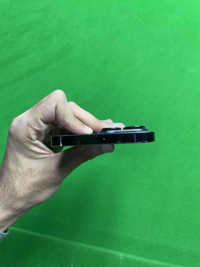 Apple iPhone 14 Pro Max 3