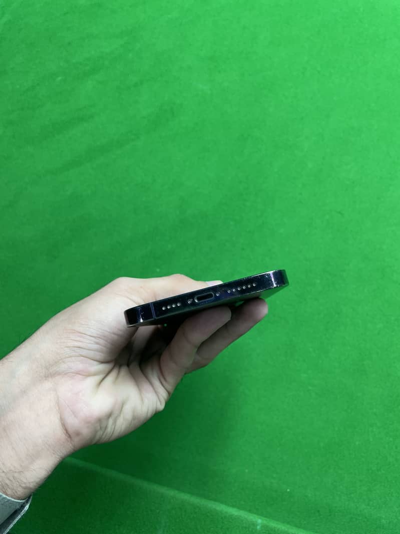 Apple iPhone 14 Pro Max 4