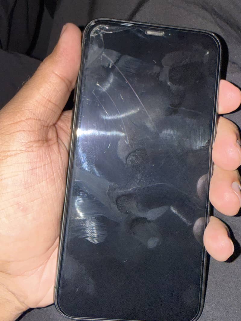 Apple iPhone 11 Pro 2
