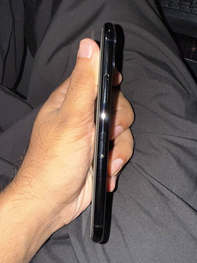 Apple iPhone 11 Pro 3