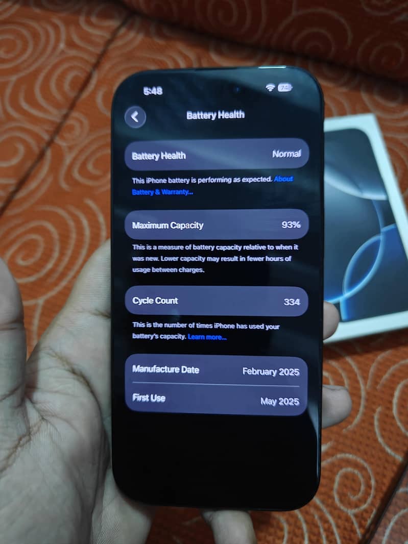 Apple iPhone 16 Pro 2