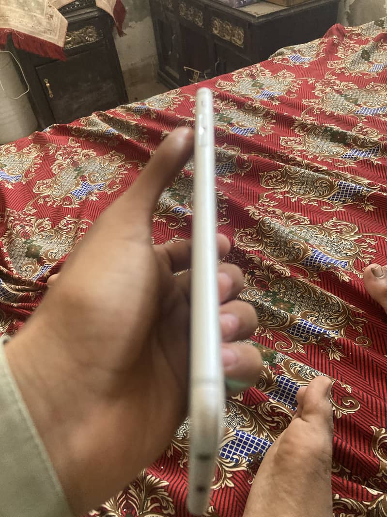 Apple iPhone 6 Plus 0