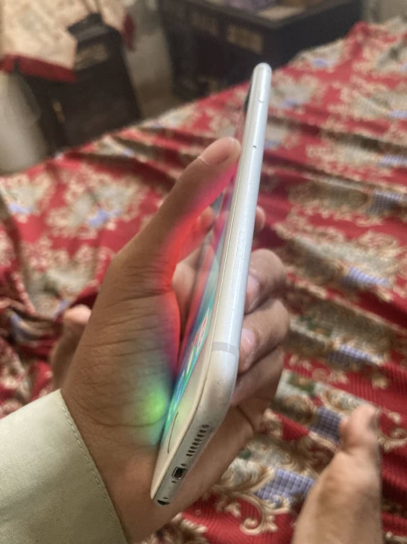 Apple iPhone 6 Plus 1