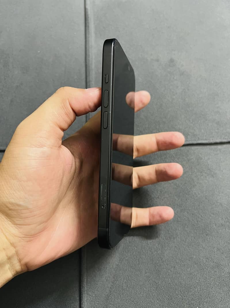 Apple iPhone 15 2