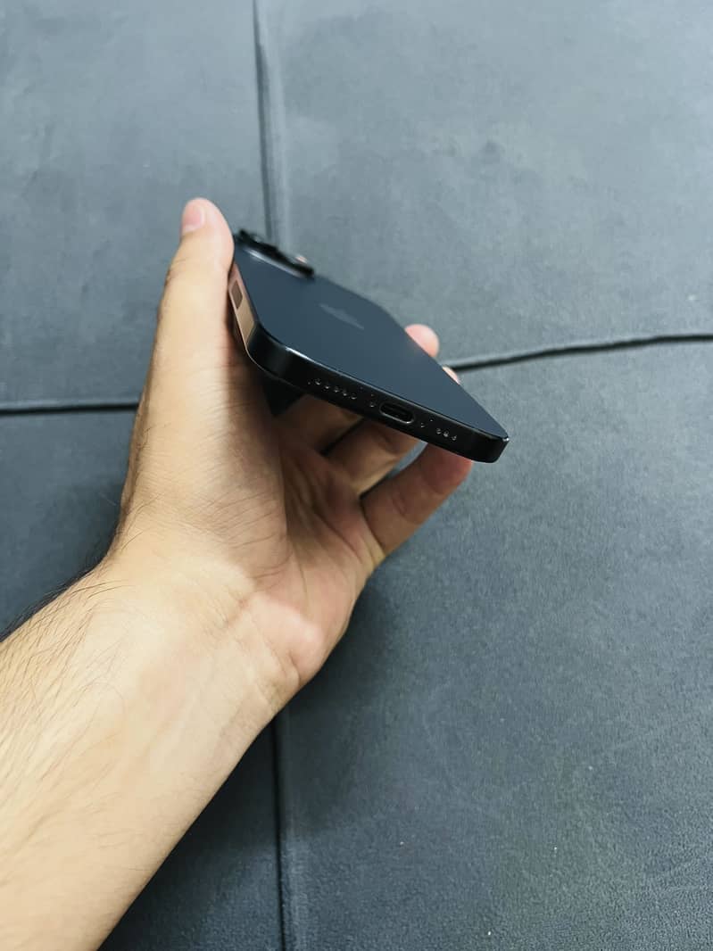 Apple iPhone 15 3