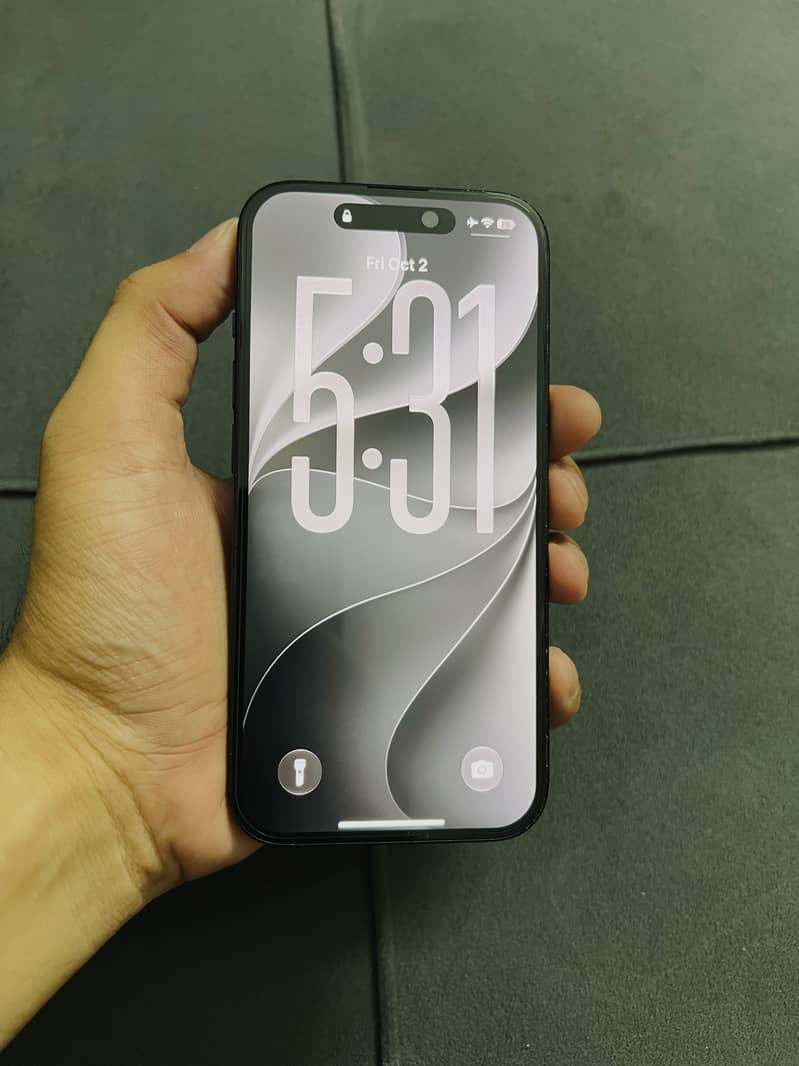 Apple iPhone 15 4