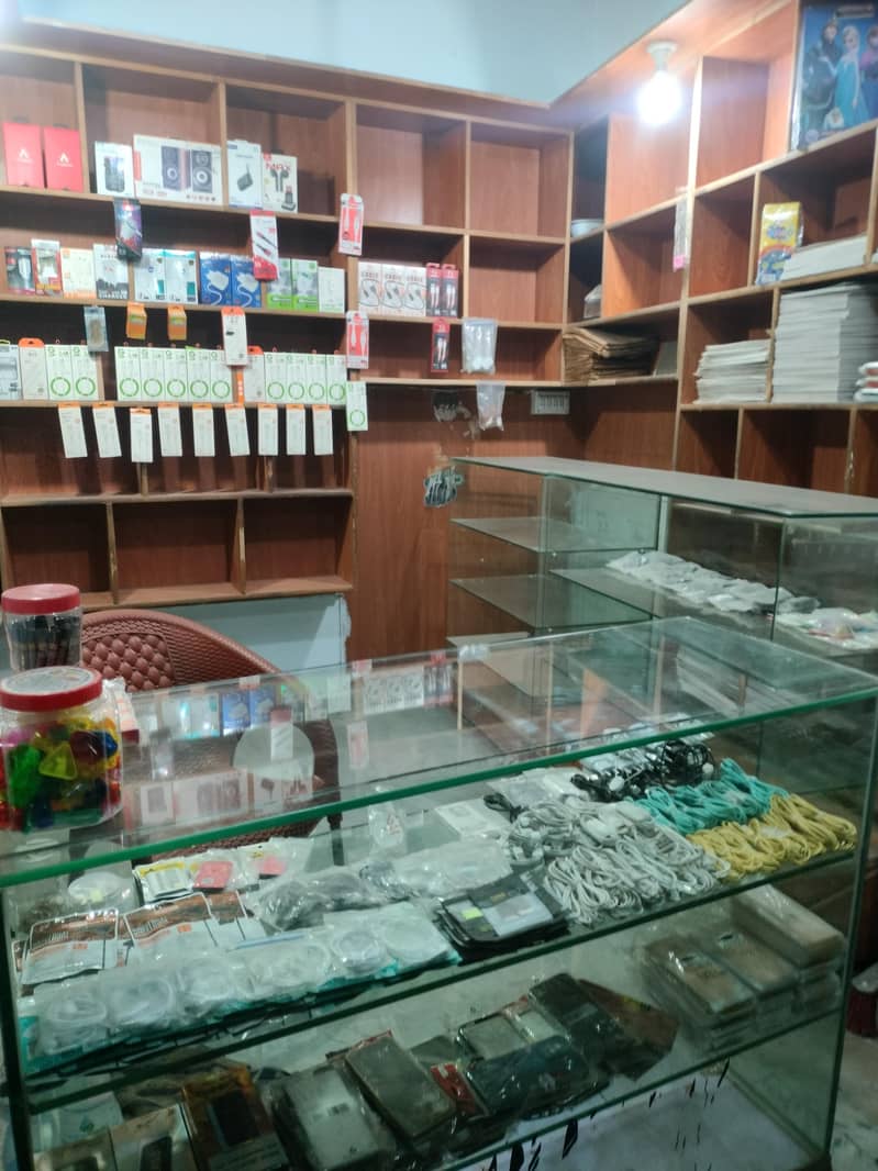 موبائل اسیسریز کی چلتی ہوئی دکان برائے فروخت 2
