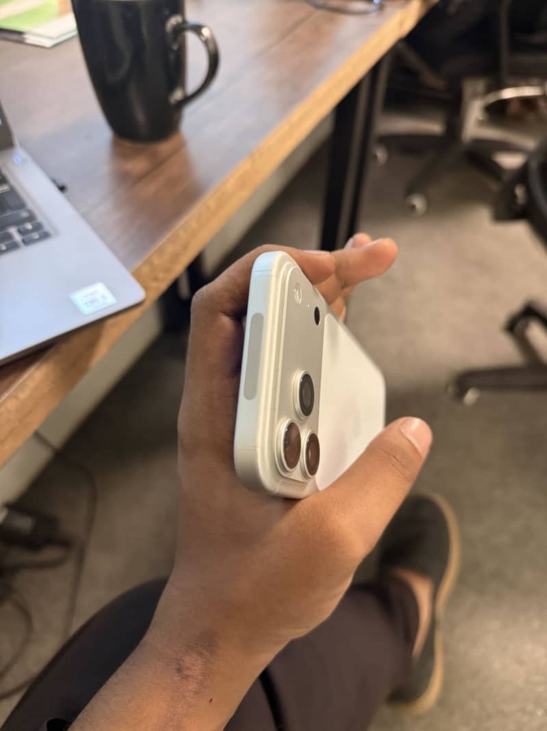 Apple iPhone 17 Pro Max 1