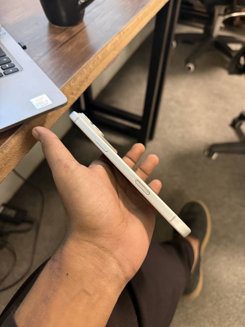 Apple iPhone 17 Pro Max 3